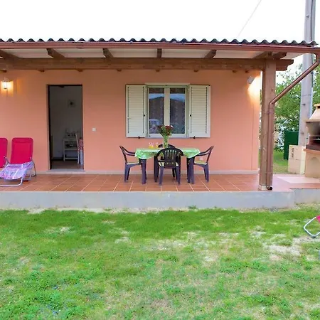 Holiday home Locations L'inzecca